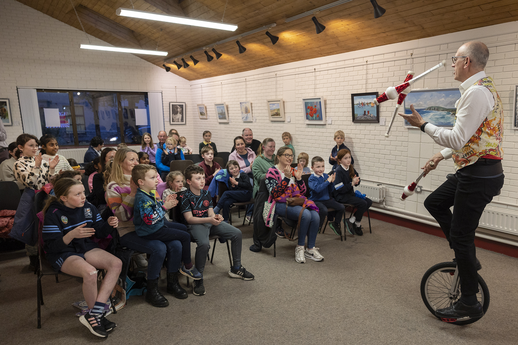 Clonmel Library science week with dr ken and a room full of children